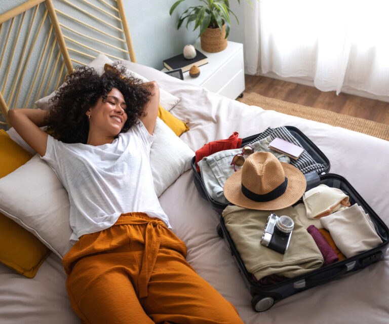 How to Pack Your Suitcase Without Wrinkles: Expert Tips for Travel-Ready Clothes